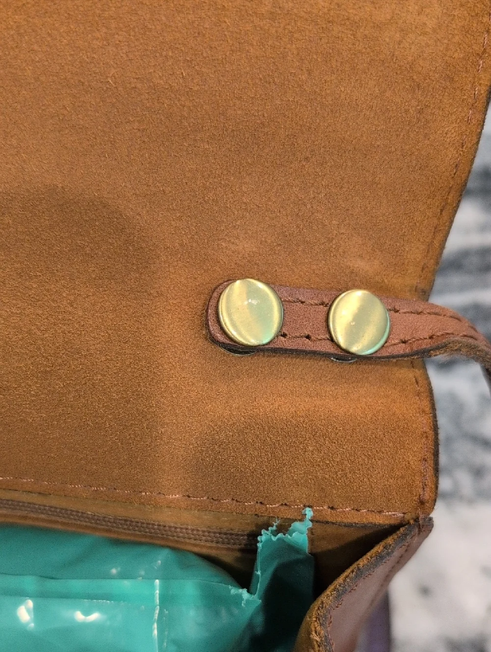 Patricia Nash Lanza Tan Leather Crossbody with Push Lock - VINTAGE
